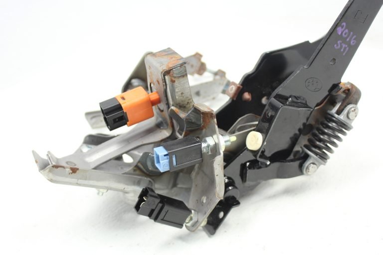 2015-2021 SUBARU WRX & STI BRAKE & CLUTCH PEDAL ASSEMBLY OEM - Image 6