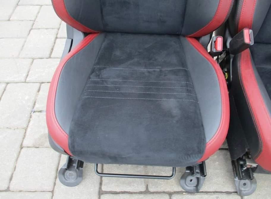 2020 Subaru STI Recaro front seats heated with free rear seats - Image 10