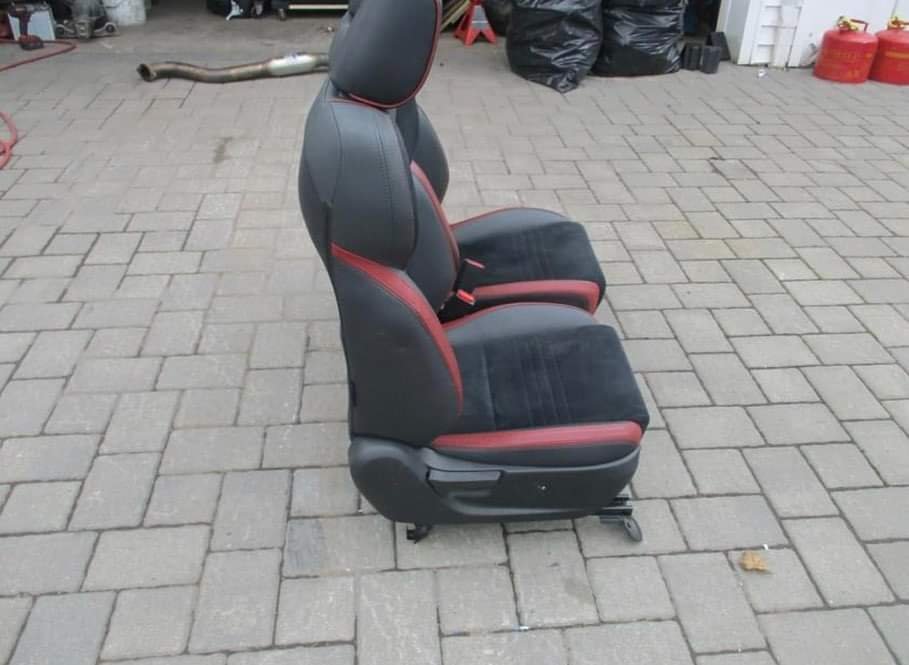 2020 Subaru STI Recaro front seats heated with free rear seats - Image 3