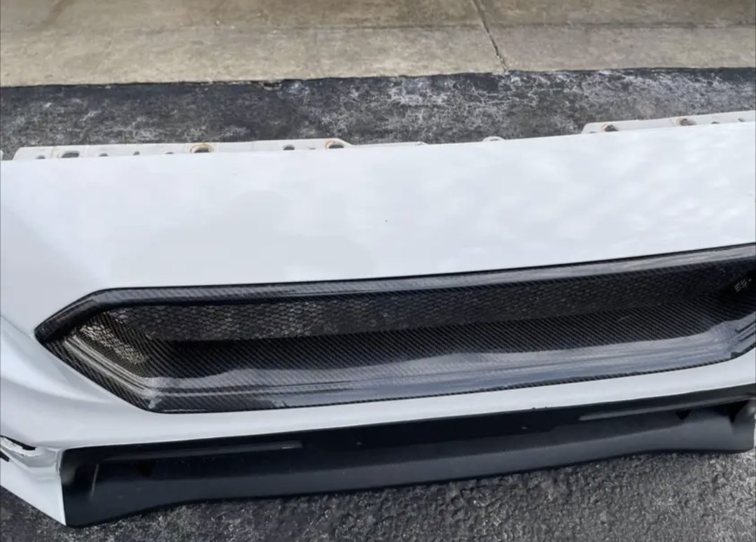 2018+ style WRX STI front bumper pearl white - Image 4