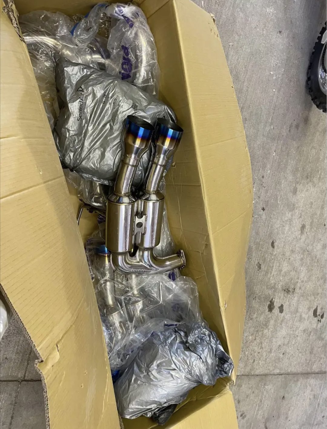 Invidia Gemini R400 Titanium Quad Tip Exhaust 2015-2021 WRX / 2015-2021 STI - Image 3