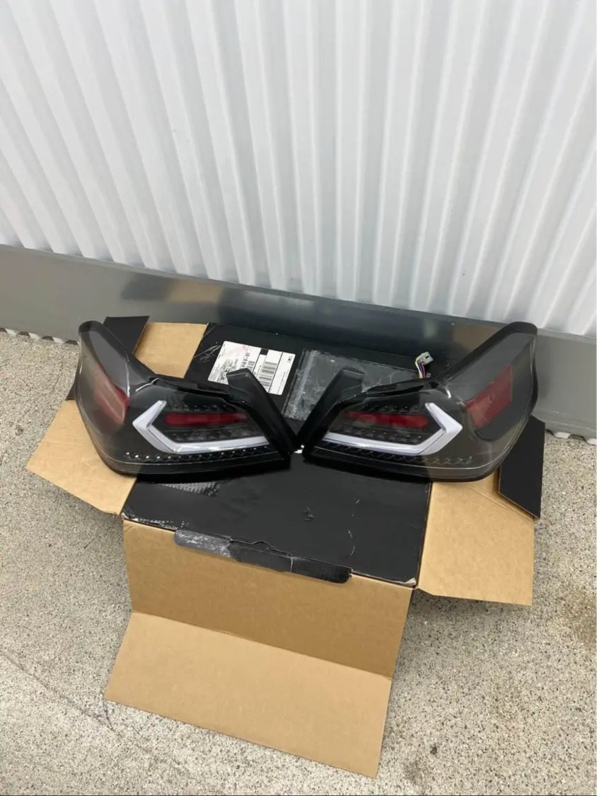 SUBISPEED EVOLUTION TAIL LIGHTS BY OLM CLEAR LENS, BLACK BASE, WHITE BAR - 15-21 WRX/STI - Image 5