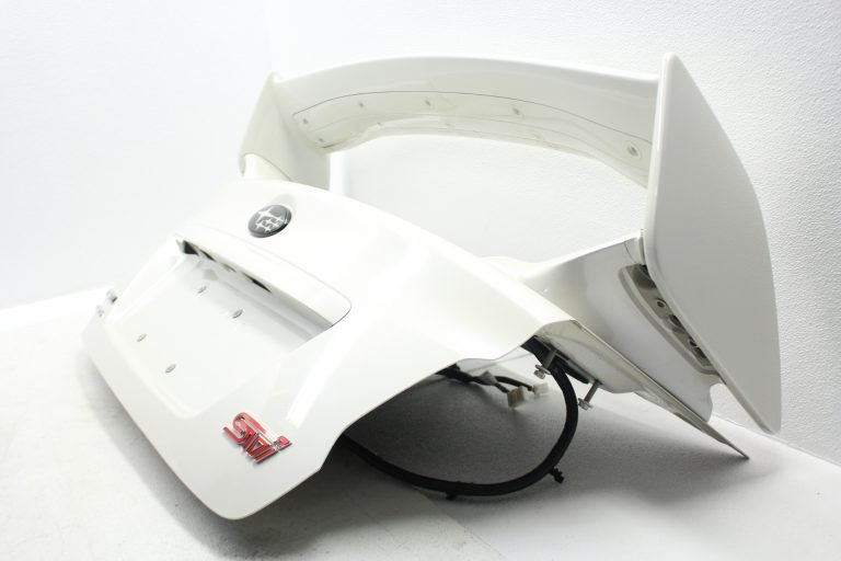 2015-2020 SUBARU WRX & STI LIMITED TRUNK LID & SPOILER WING ASSEMBLY WHITE OEM - Image 2