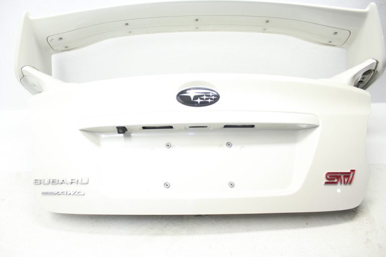 2015-2020 SUBARU WRX & STI LIMITED TRUNK LID & SPOILER WING ASSEMBLY WHITE OEM - Image 3