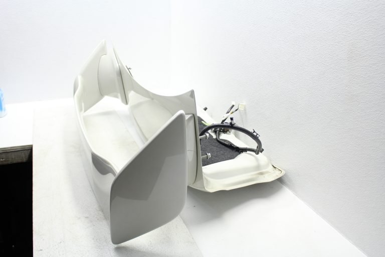 2015-2020 SUBARU WRX & STI LIMITED TRUNK LID & SPOILER WING ASSEMBLY WHITE OEM - Image 11