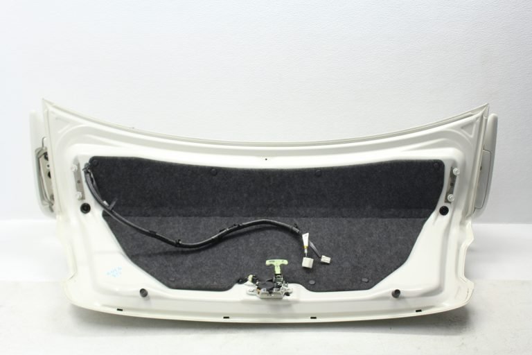 2015-2020 SUBARU WRX & STI LIMITED TRUNK LID & SPOILER WING ASSEMBLY WHITE OEM - Image 9