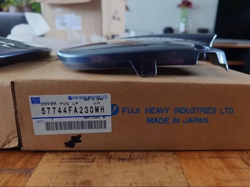 New Deadstock Very Rare Impreza GC8 99/00 Blue Steel Fog Covers - Image 4